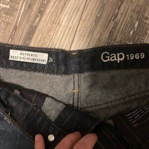 Gap 1969 Girlfriend Shorts (Size 24)